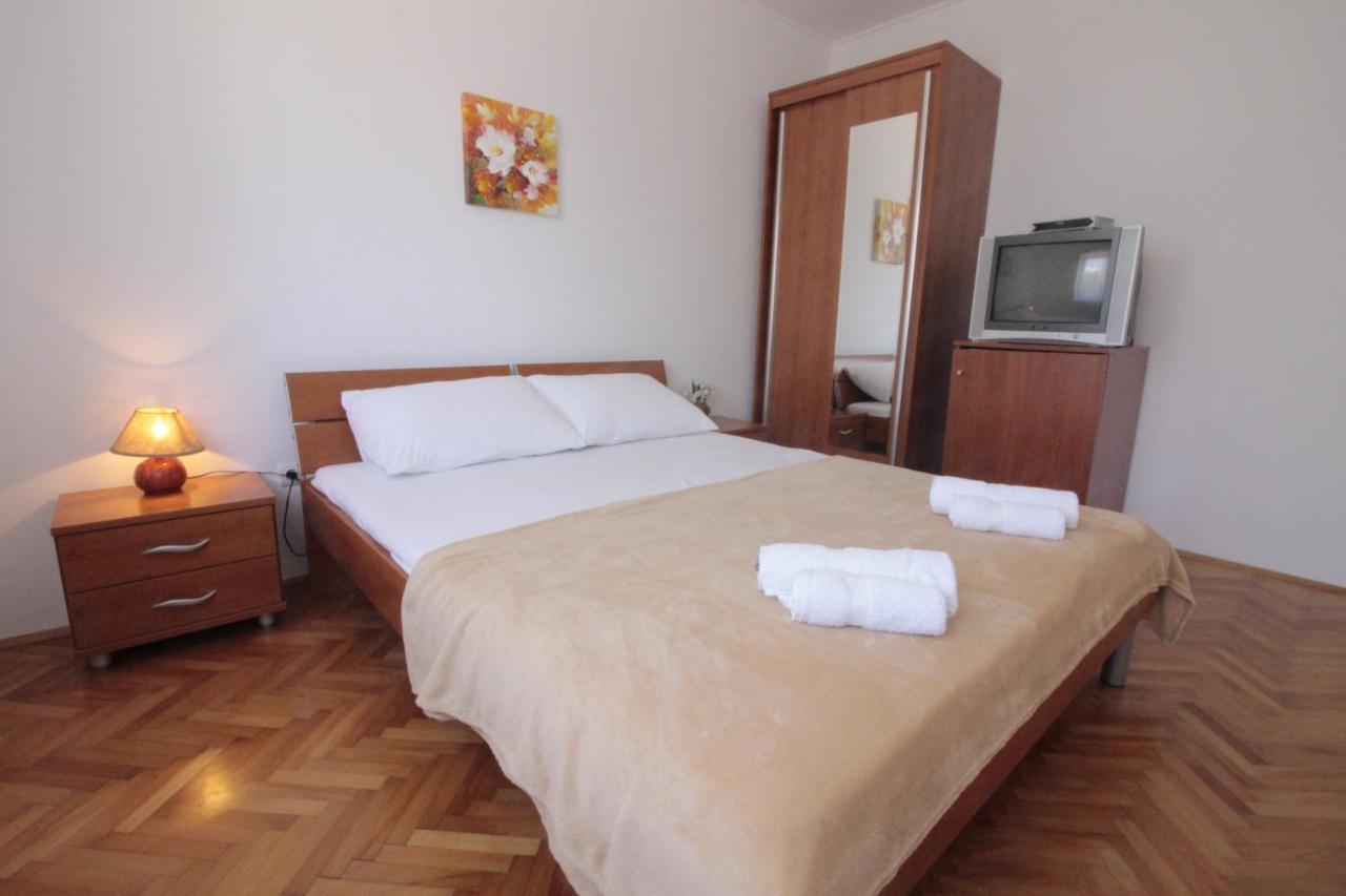 Studios & Rooms Fiesta Novalja Εξωτερικό φωτογραφία