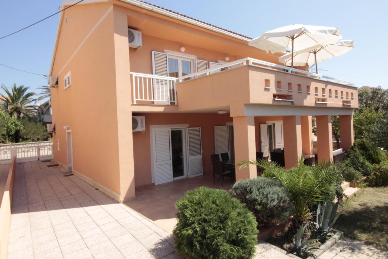 Studios & Rooms Fiesta Novalja Εξωτερικό φωτογραφία