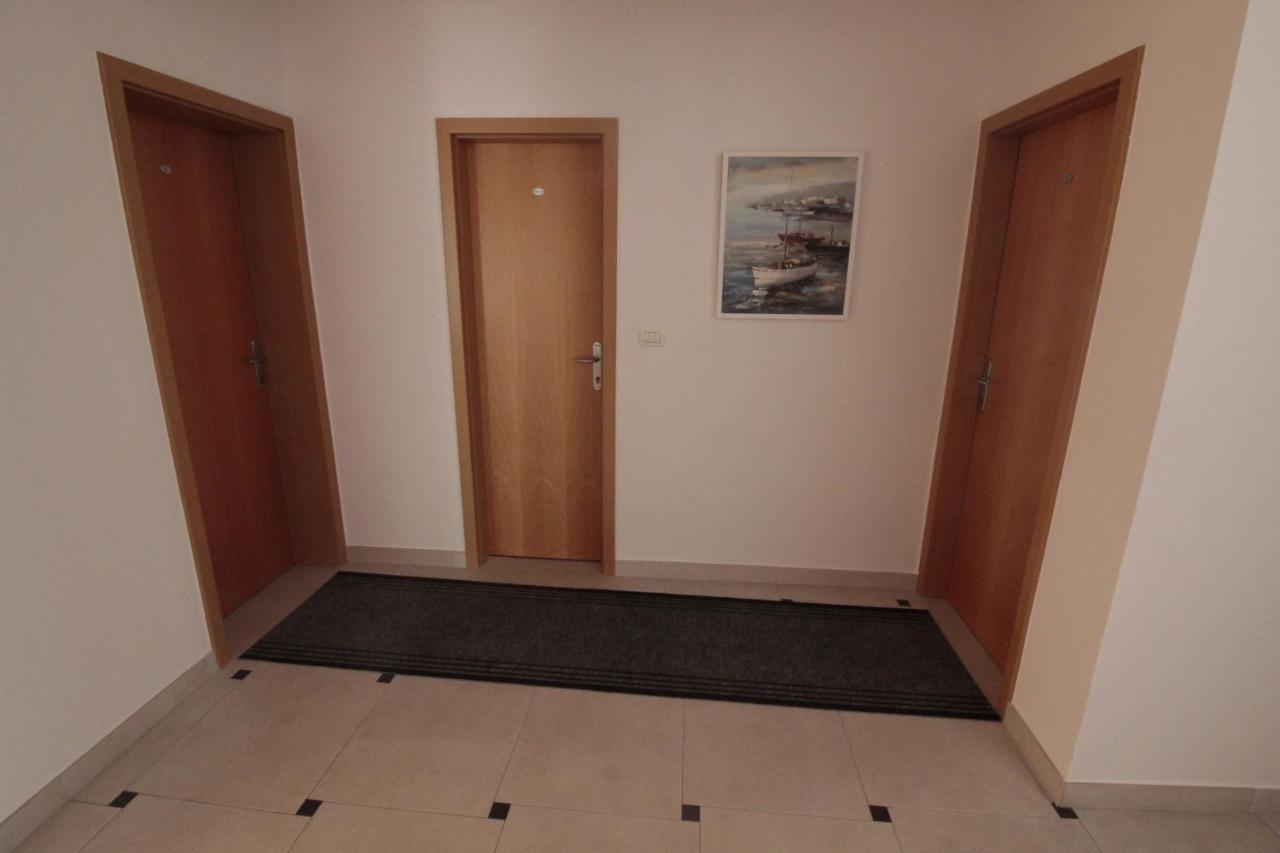 Studios & Rooms Fiesta Novalja Εξωτερικό φωτογραφία